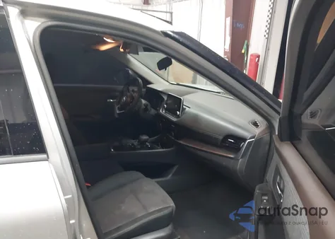 2021 Nissan Rogue Sv Fwd z USA, uszkodzony, nr VIN 5N1AT3BA1MC707658